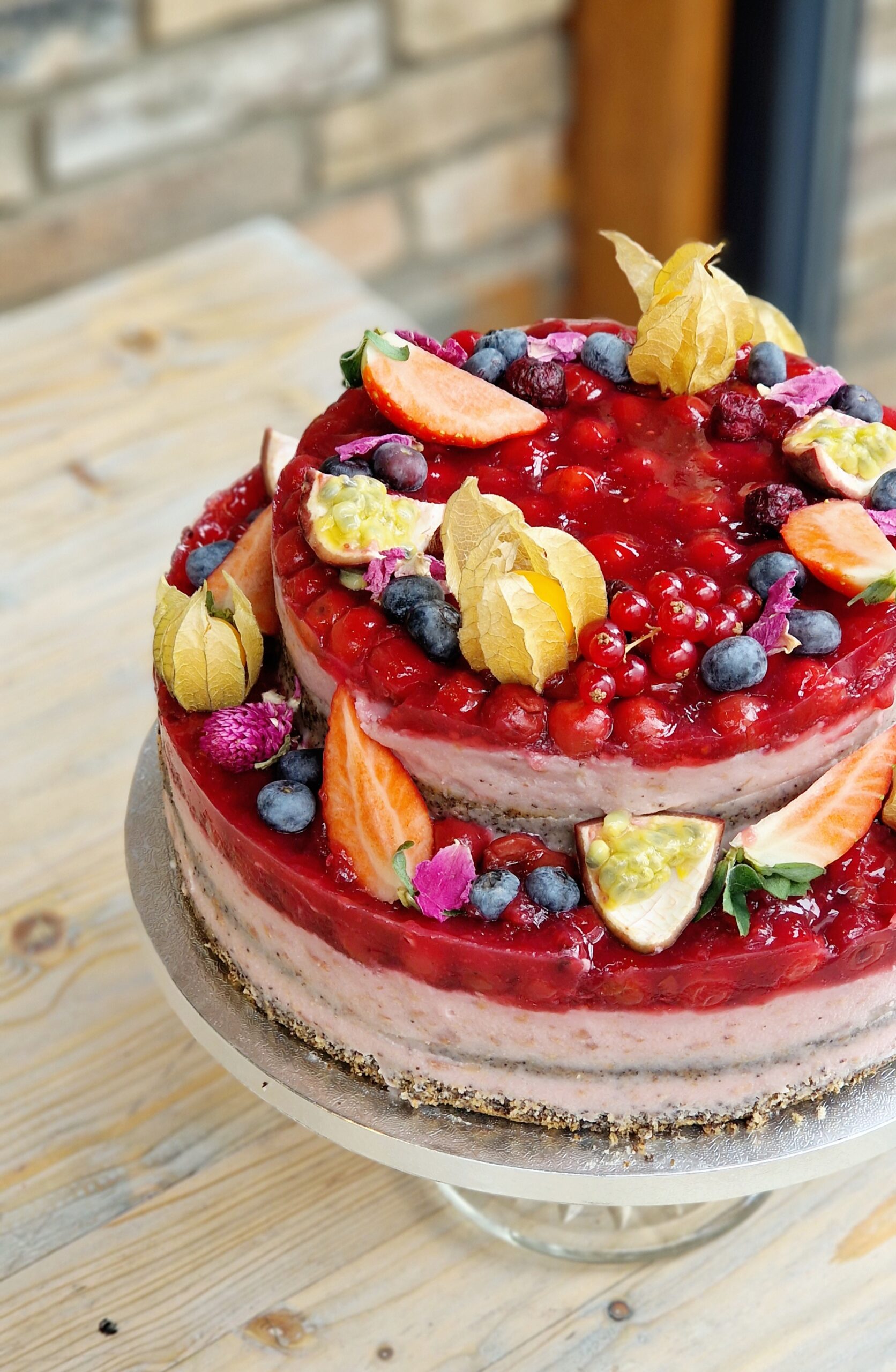 2 poschodová vegánska makovo-višňová torta