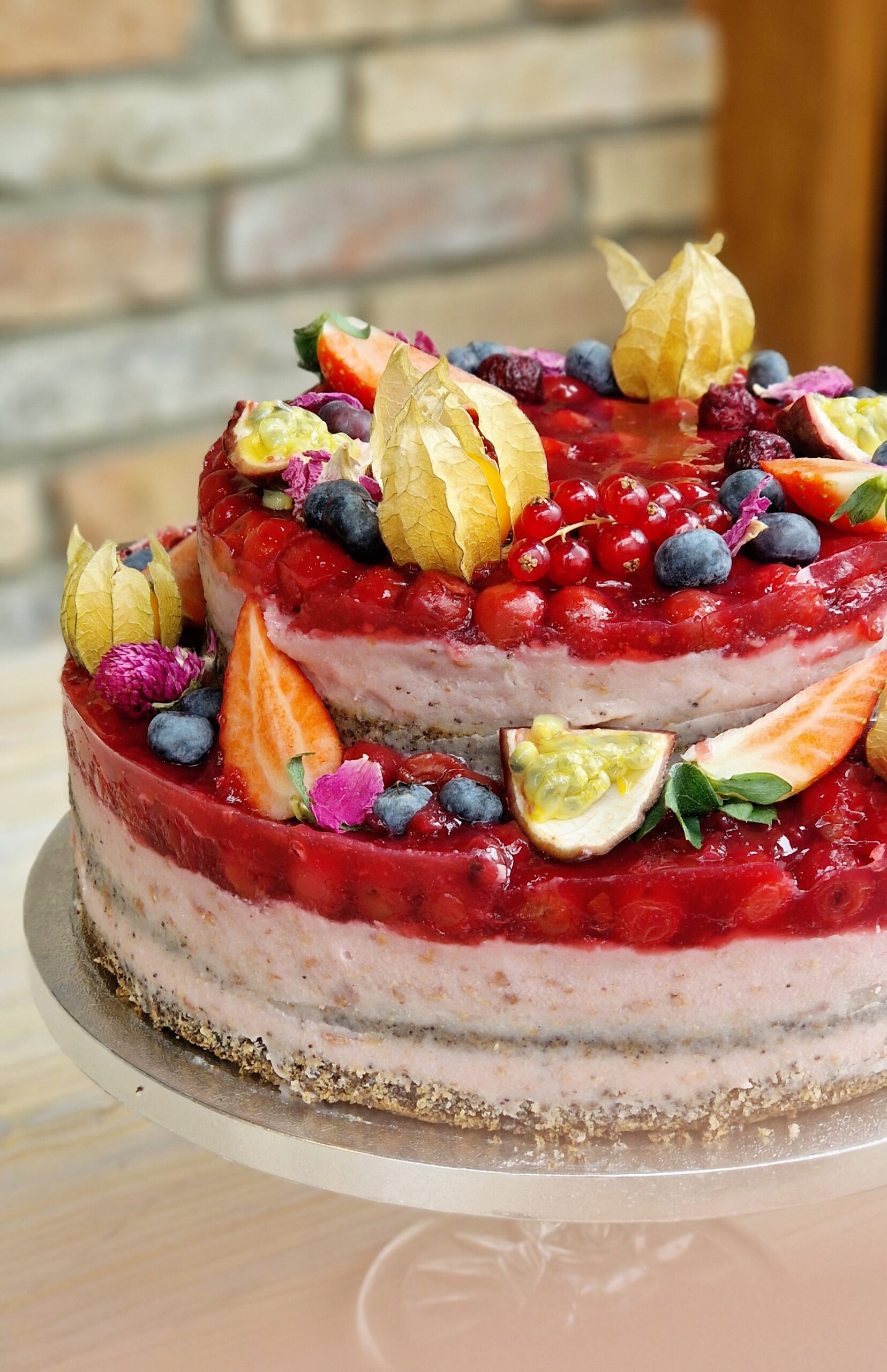 2 poschodová vegánska makovo-višňová torta – Obrázok 4